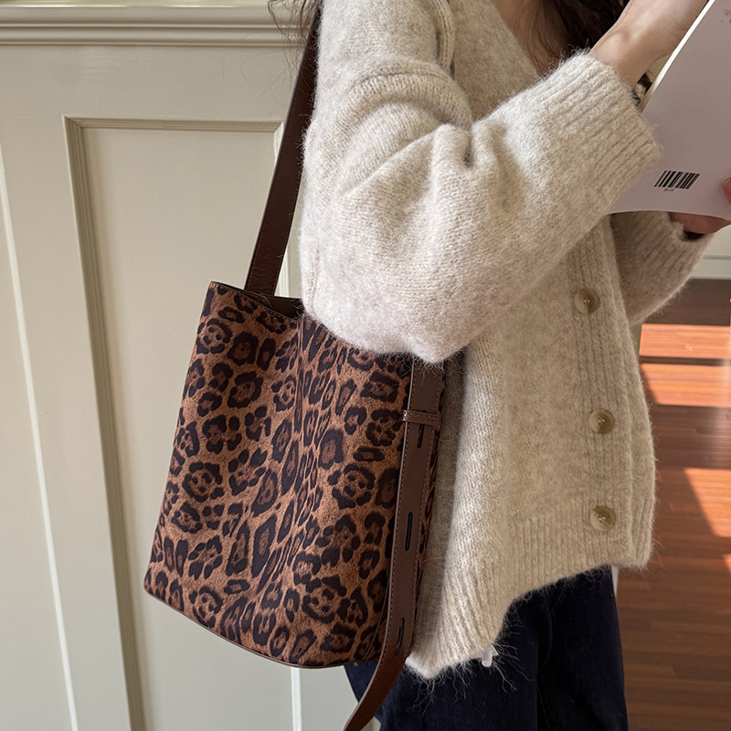 INS Suede Composite Bag Retro  - Bucket Bag Suede ulasan dan harga